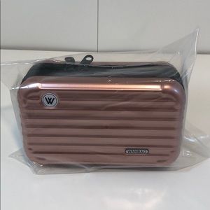 Hard case toiletry bag